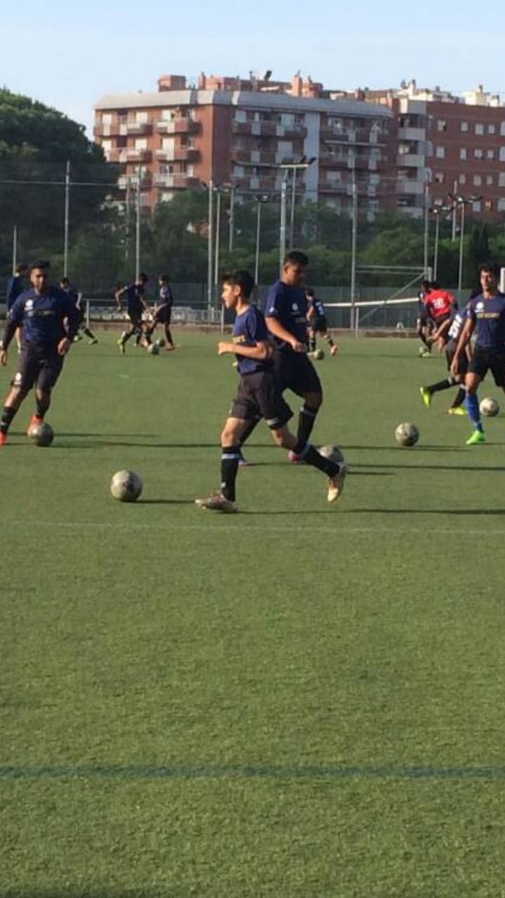 Training in Barcelona, at FCB Escola Barcelona’s facility.