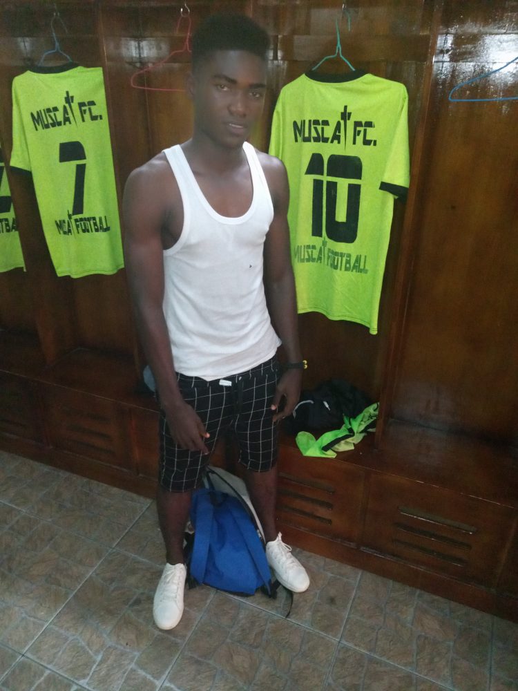 Am the wonder kid… Oscar Luckson Manyeah Personal number +231777707063 /+231880643002